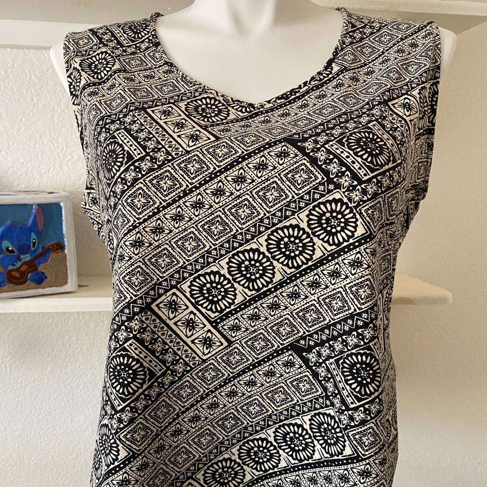 Sleeveless professional top